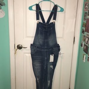 -NWT distressed stretch overalls-